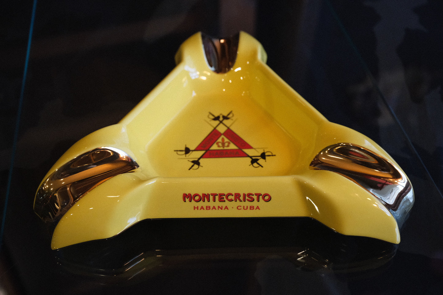 Montecristo Triangular 1 Ashtray (3 Cigar)