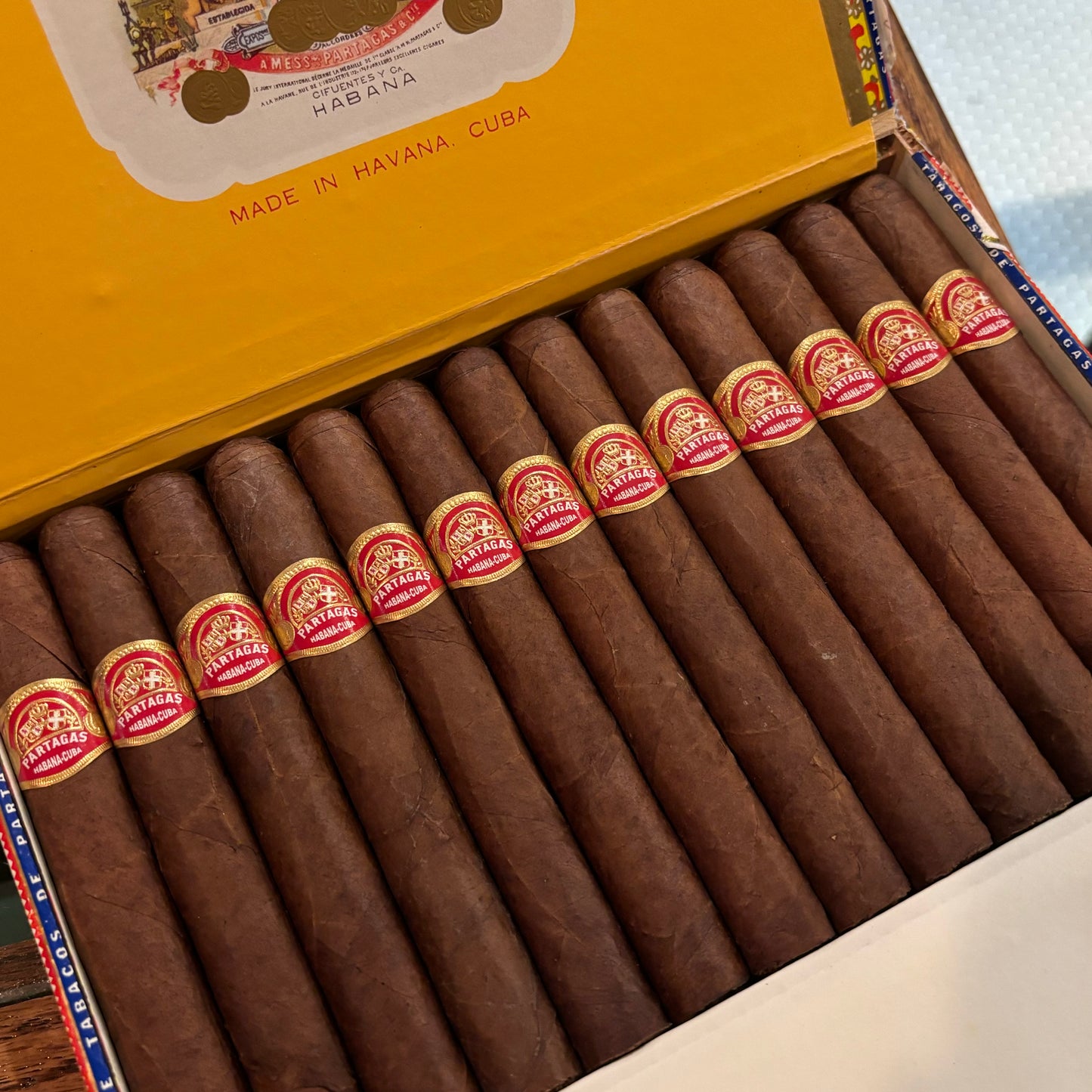 Partagas Petit Coronas Especiales (2019)