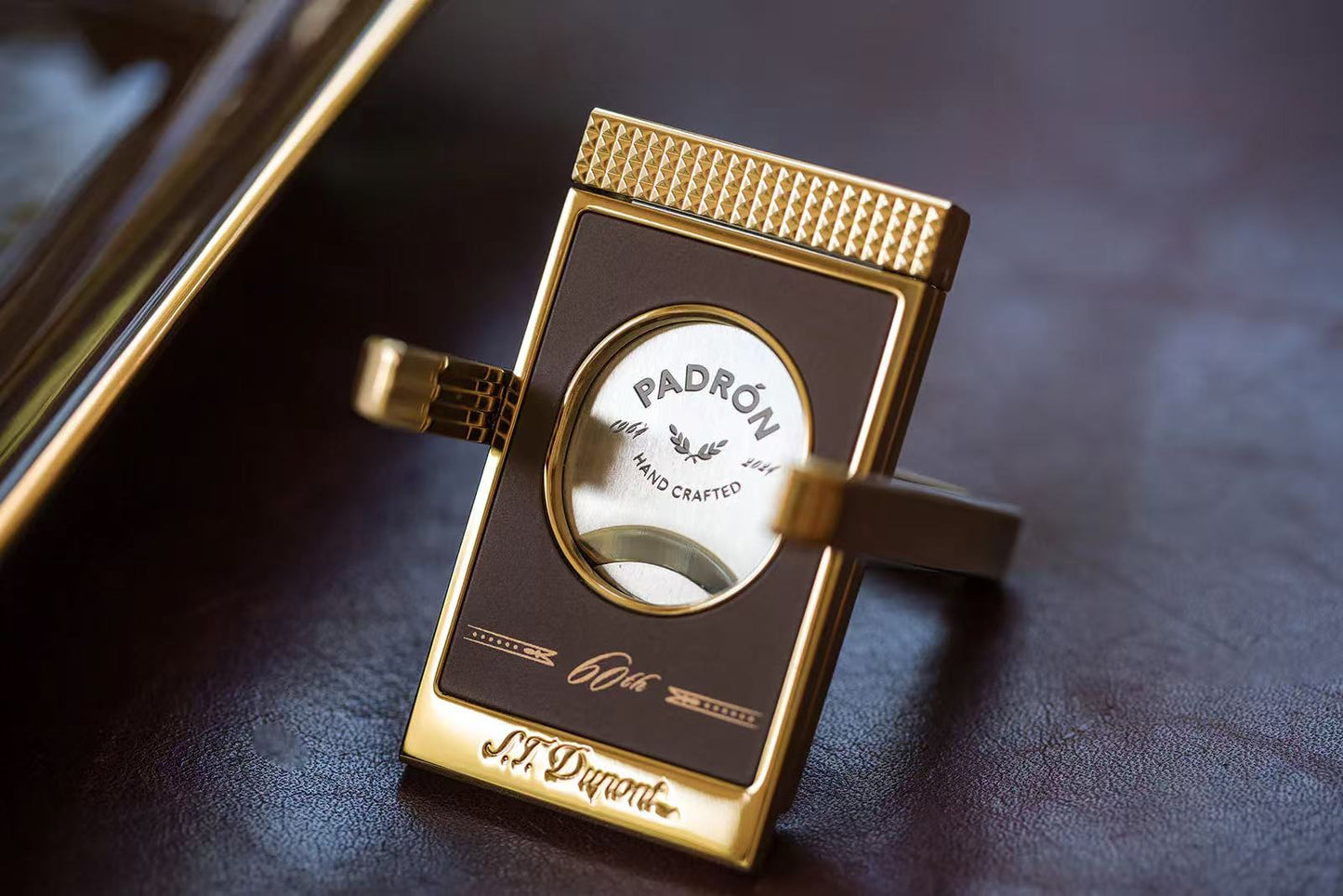 S.T. Dupont Stand Padron