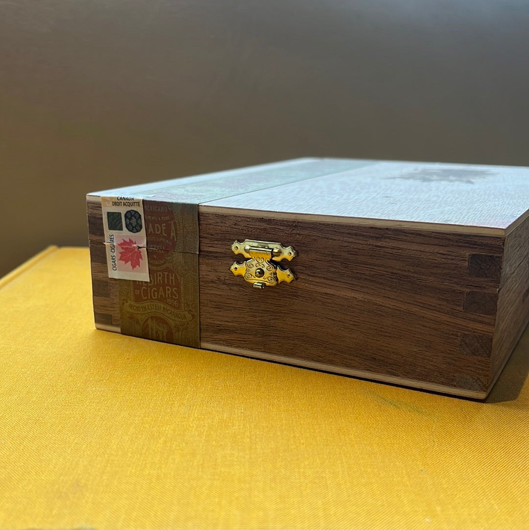 Drew Estate UnderCrown Sun Grown Robusto (2019) Box 12