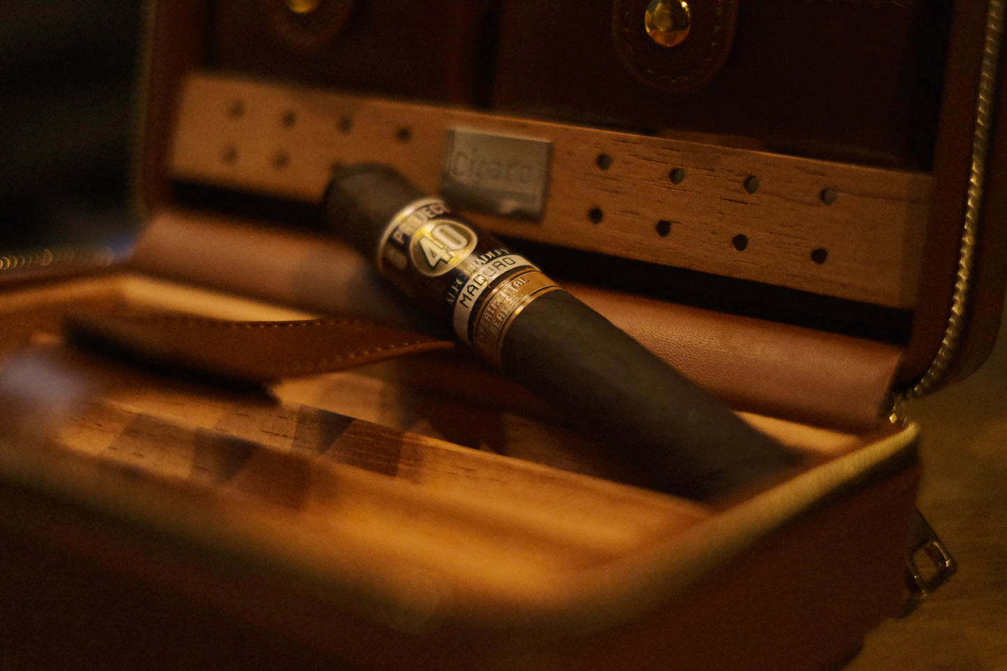Alec Bradley Project 40 Maduro Robusto