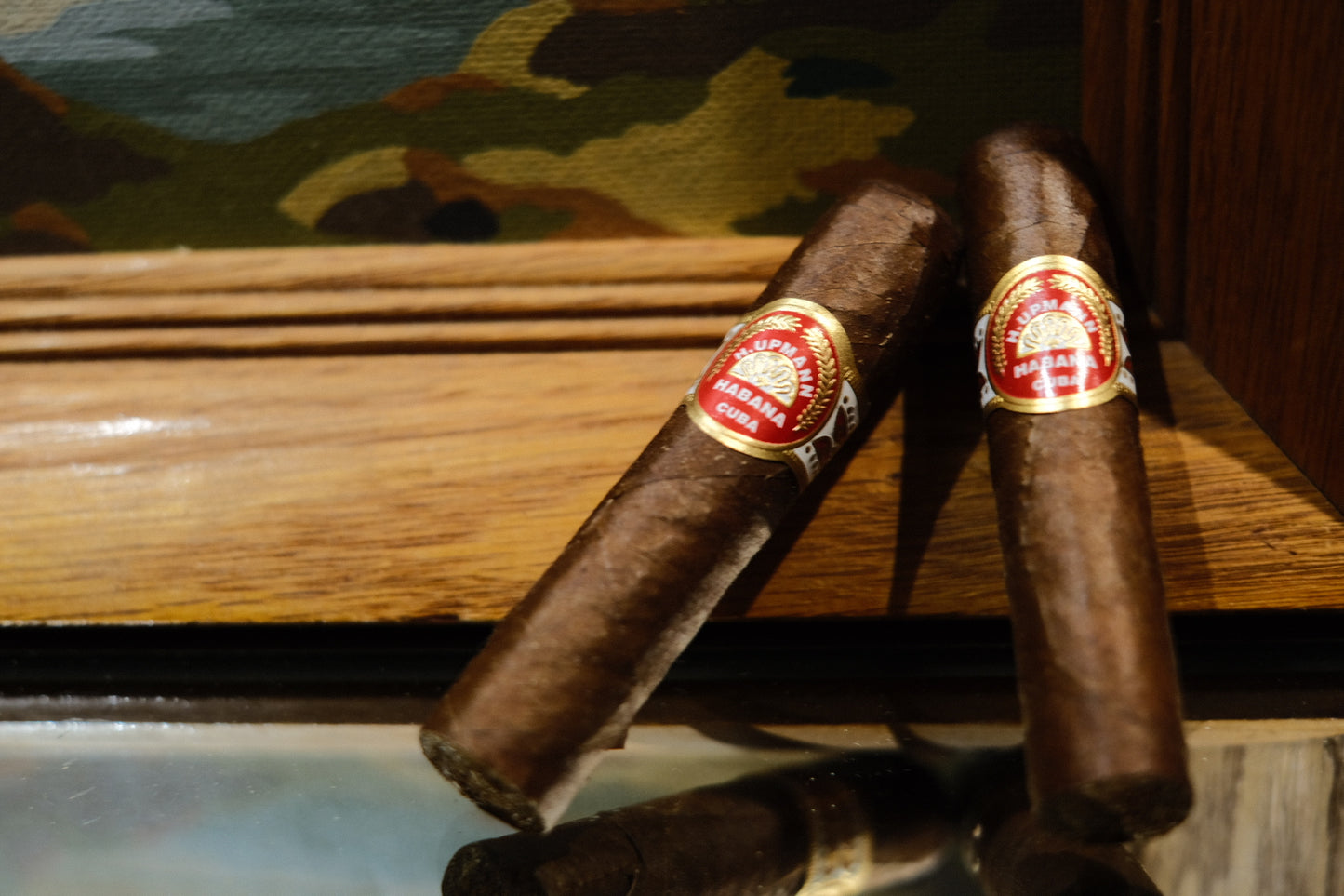 H. Upmann Half Coronas HR Box 25