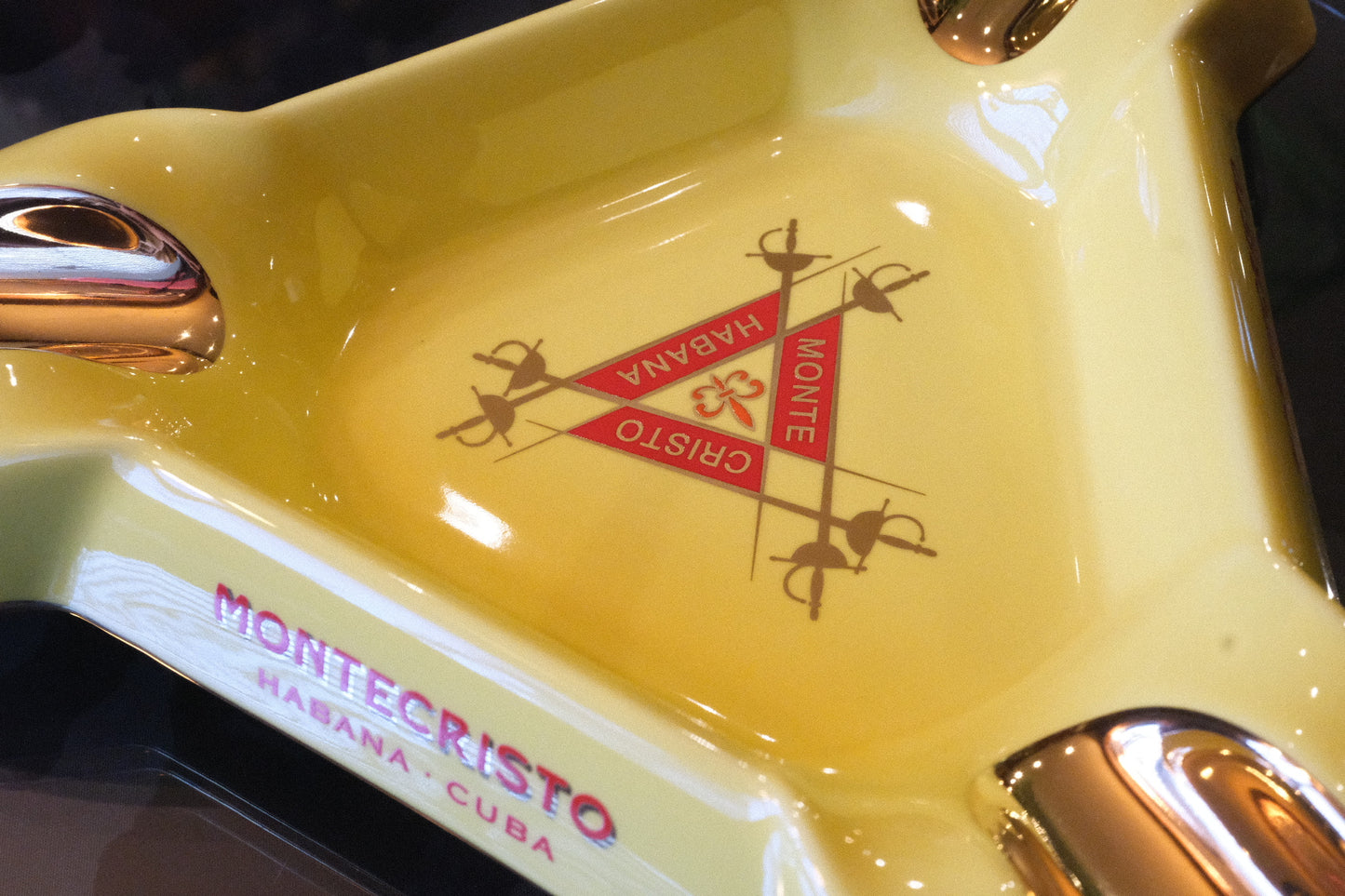 Montecristo Triangular 1 Ashtray (3 Cigar)