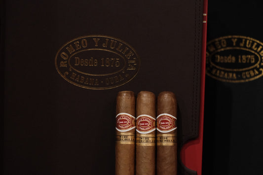 Romeo Y Julieta Book Humidor Set